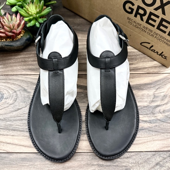 NIB Clarks Karsea Post Black Leather Flat T Strap Toe Post Thong Sandal 8M - Picture 8 of 12